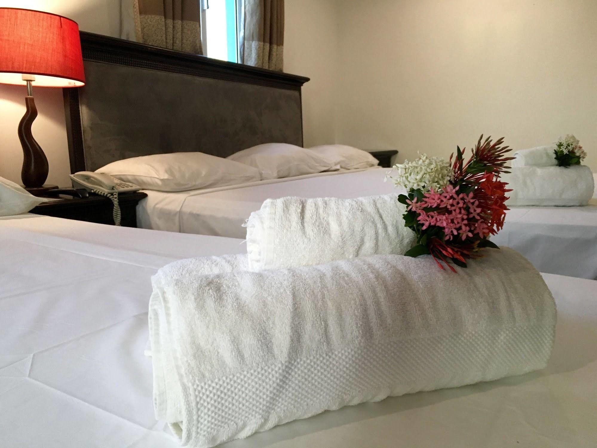 Curacao Suites Hotel Willemstad Bagian luar foto
