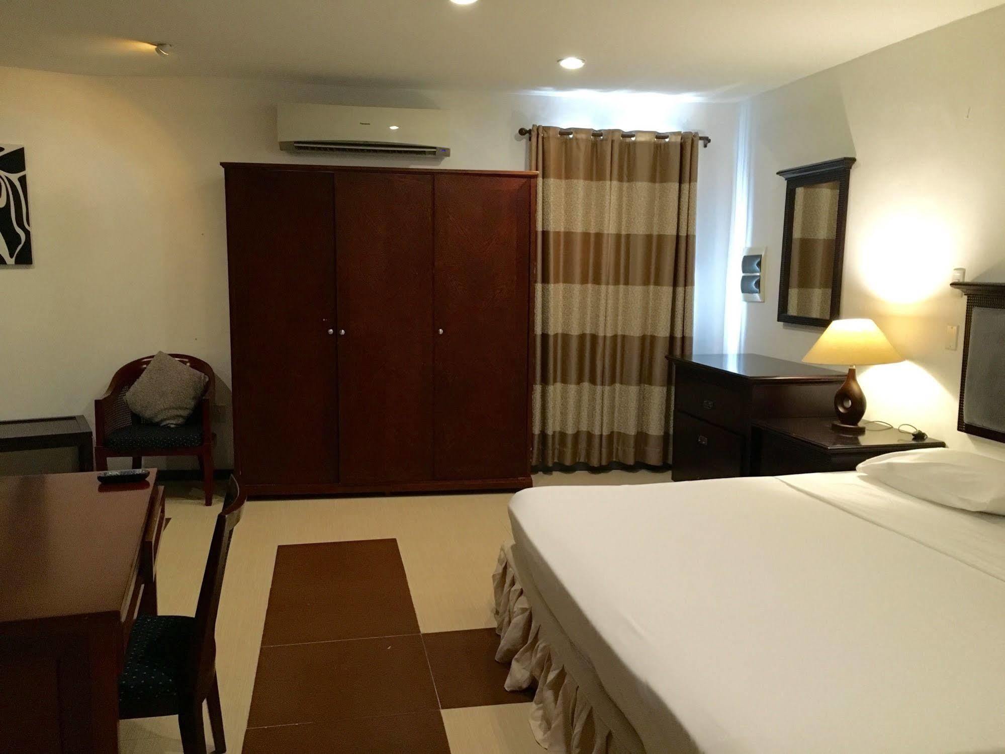 Curacao Suites Hotel Willemstad Bagian luar foto