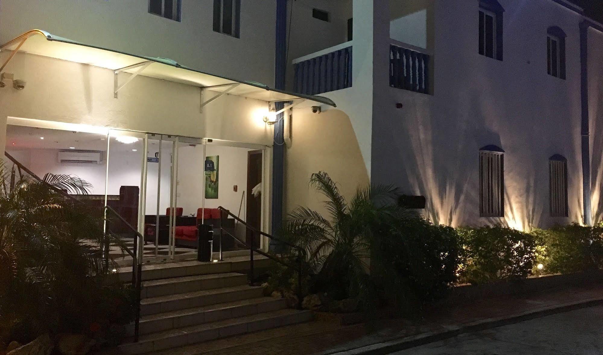 Curacao Suites Hotel Willemstad Bagian luar foto