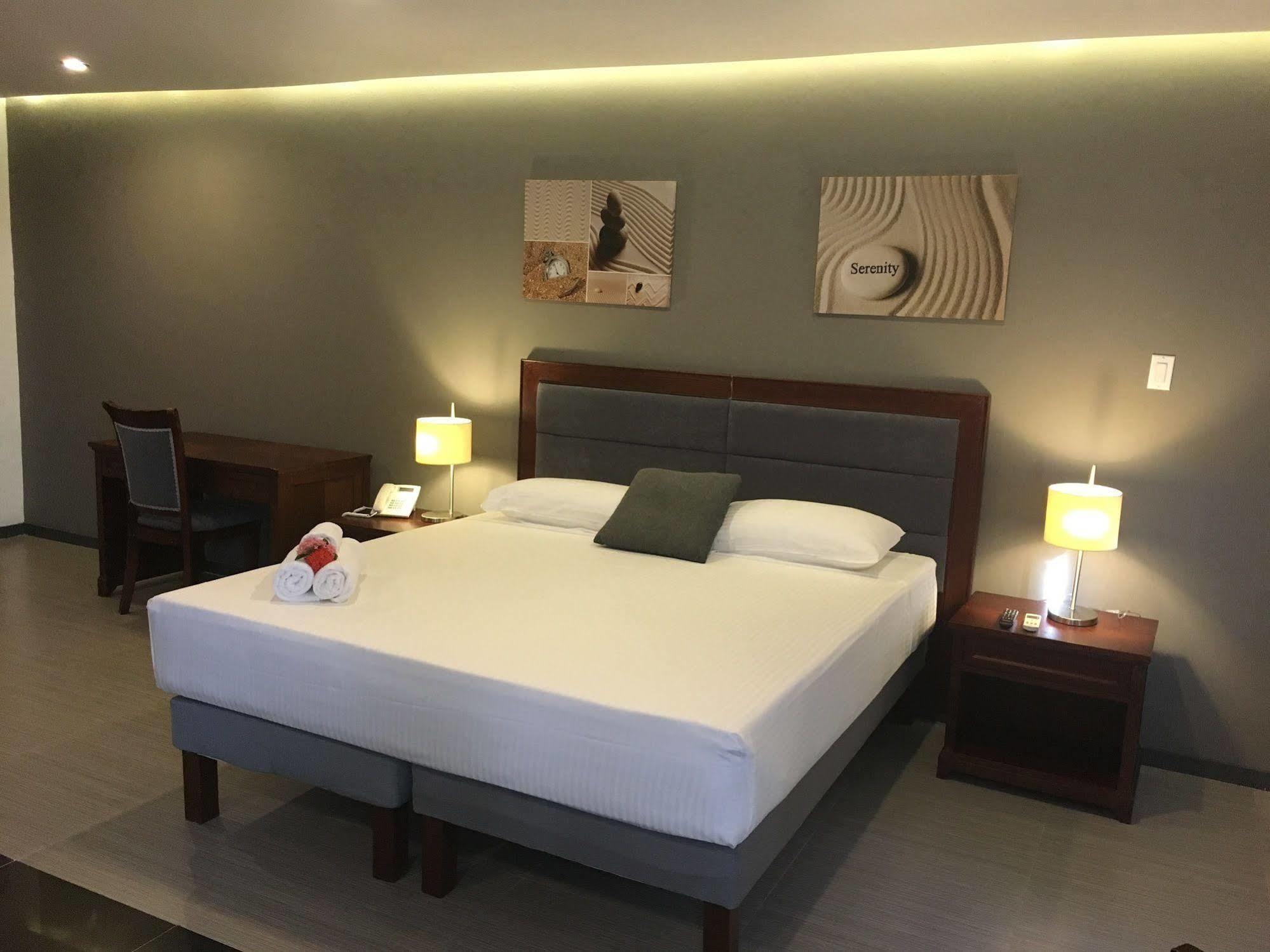 Curacao Suites Hotel Willemstad Bagian luar foto
