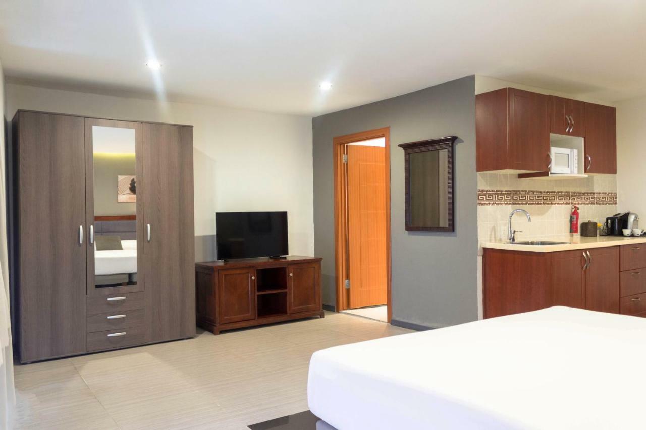 Curacao Suites Hotel Willemstad Bagian luar foto